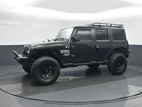 Used 2012 Jeep Wrangler Unlimited Sahara image 3