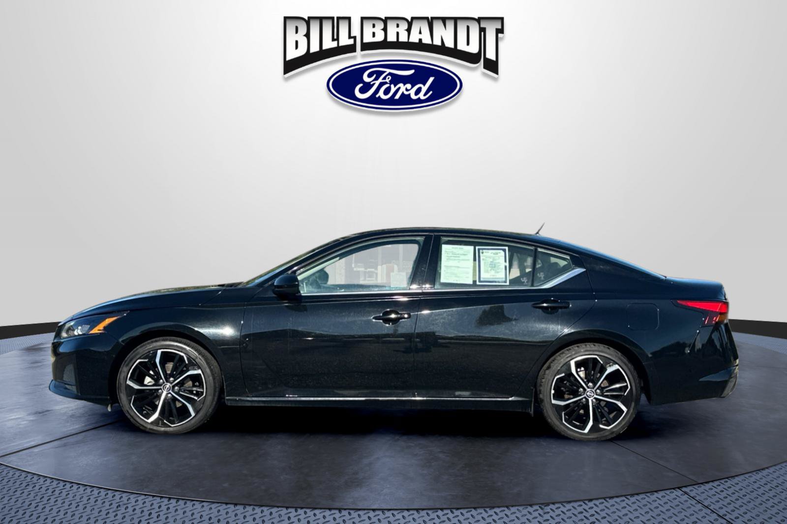 Used 2025 Nissan Altima 2.5 SR FWD image 6