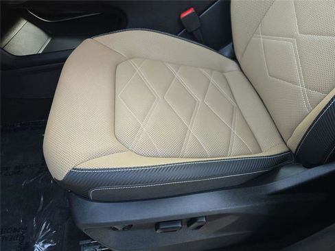 Used 2025 Volkswagen Atlas Cross Sport SE w/ Panoramic Sunroof Package image 16