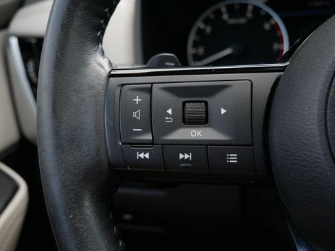 Used 2023 Nissan Rogue SL AWD/4WD image 16