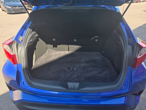 Used 2019 Toyota C-HR LE image 6