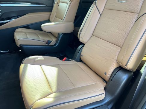 Certified 2025 Cadillac Escalade Premium Luxury w/ Touring Package image 15