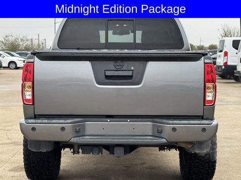 Used 2020 Nissan Frontier SV w/ Midnight Edition Floor Mats image 6