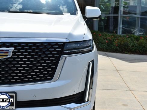 Used 2021 Cadillac Escalade ESV Premium Luxury w/ LPO, Illumination Package image 7