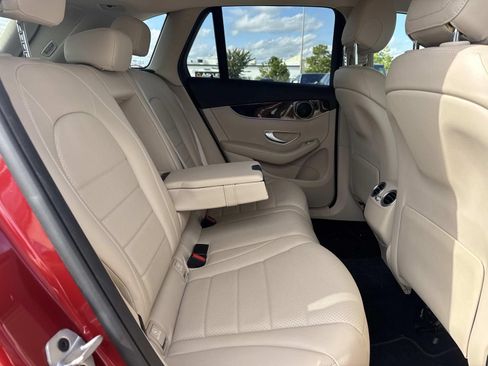 Used 2022 Mercedes-Benz GLC 300 image 9