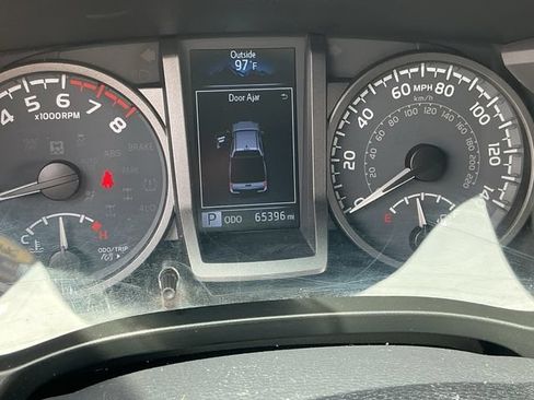 Used 2021 Toyota Tacoma TRD Sport w/ TRD Premium Sport Package AWD/4WD image 14