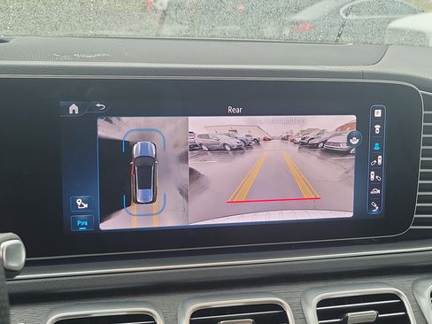 Used 2024 Mercedes-Benz GLS 450 4MATIC image 24