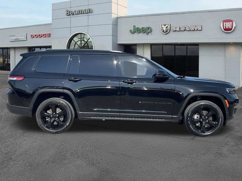 Used 2025 Jeep Grand Cherokee L Limited w/ Black Appearance Package AWD/4WD image 8