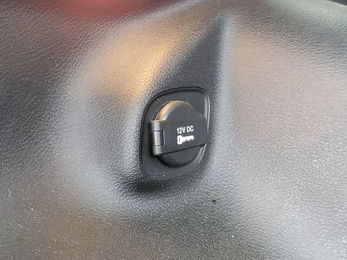 Used 2022 Jeep Cherokee Limited image 9