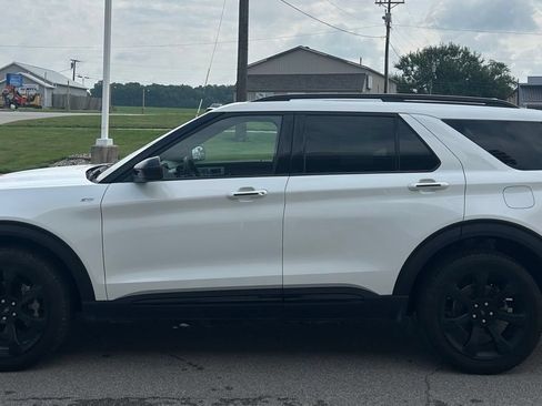 Used 2024 Ford Explorer ST-Line w/ Class IV Trailer Tow Package AWD/4WD image 4