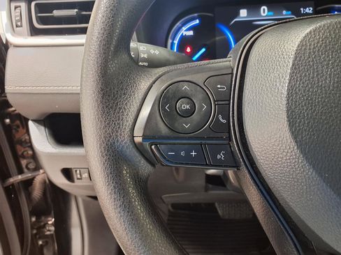 Used 2025 Toyota RAV4 XLE image 19