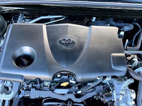 Certified 2022 Toyota Camry LE image 32