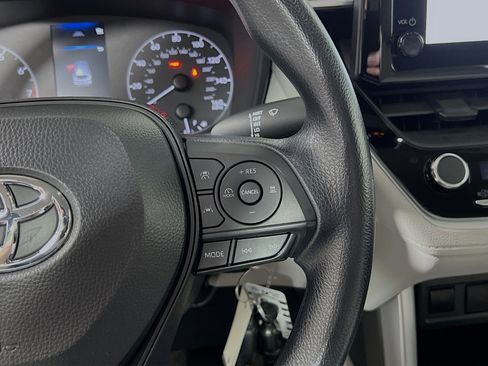 Used 2024 Toyota Corolla Cross L image 20