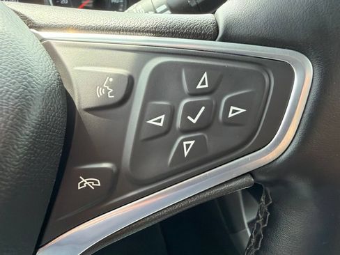 Used 2023 Chevrolet Equinox Premier AWD/4WD image 15