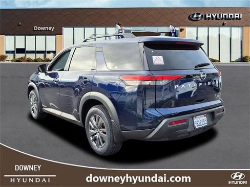 Used 2022 Nissan Pathfinder SV image 6