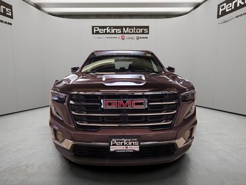 Used 2024 GMC Acadia Elevation image 8