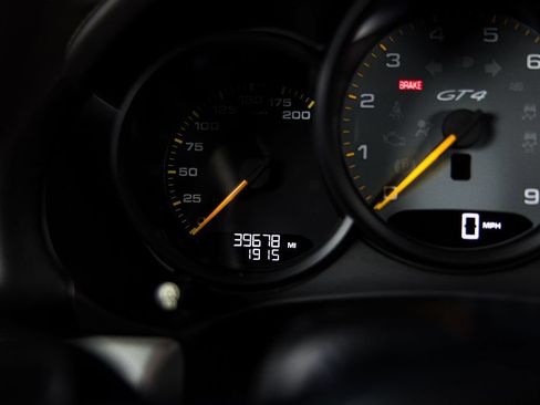 Used 2016 Porsche Cayman GT4 RWD image 16