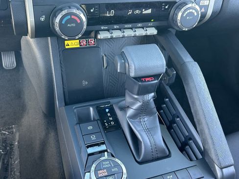 Used 2025 Toyota Tacoma TRD Off-Road image 21