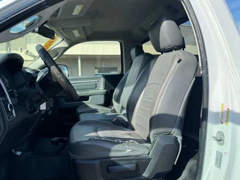 Used 2017 RAM 3500 Tradesman w/ Chrome Appearance Group image 11