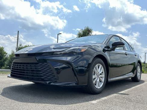 Used 2026 Toyota Camry LE w/ Convenience Package FWD image 25