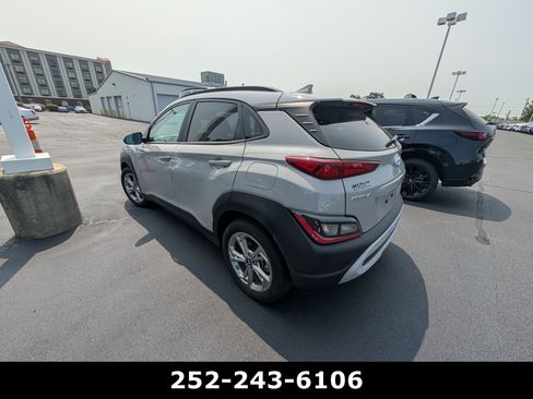 Used 2023 Hyundai Kona SEL AWD/4WD image 4