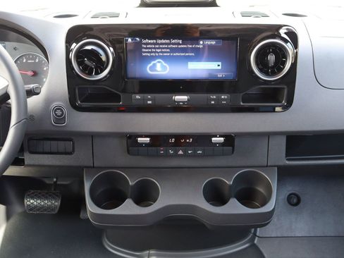 New 2025 Mercedes-Benz Sprinter 2500 image 39