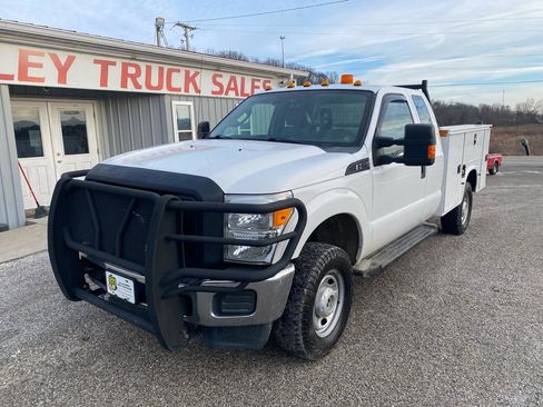 Used 2016 Ford F250 XL w/ Power Equipment Group image 3