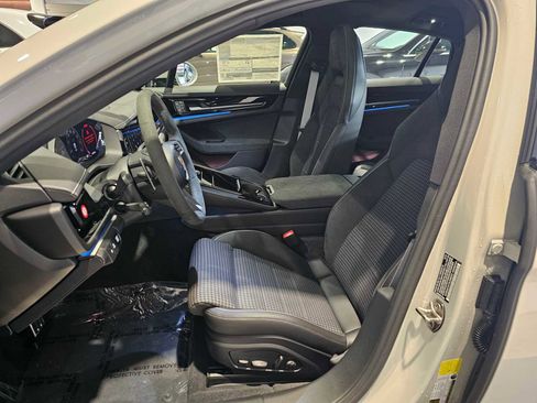 New 2025 Porsche Panamera 4 image 23