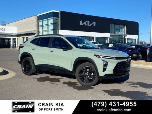 Used 2025 Chevrolet Trax ACTIV w/ Driver Confidence Package image 1