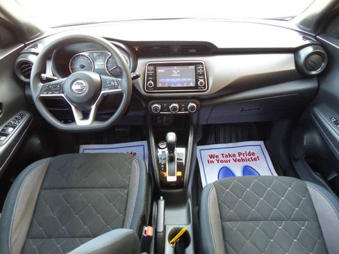 Used 2018 Nissan Kicks S FWD image 30