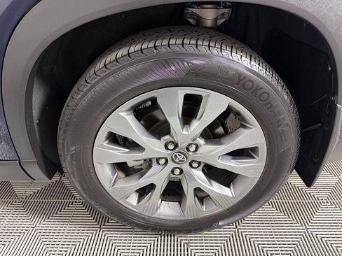 Used 2024 Toyota Grand Highlander AWD image 10