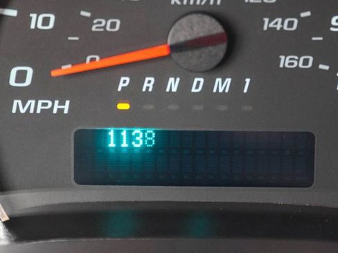 Used 2024 Chevrolet Express 2500 w/ Driver Convenience Package image 28