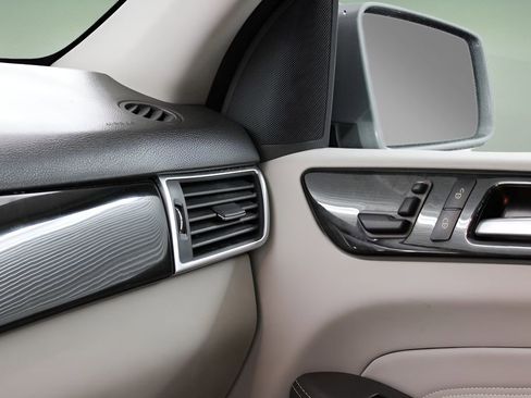 Used 2015 Mercedes-Benz ML 350 2WD image 32