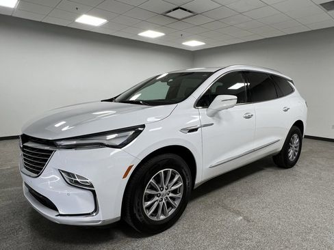 Used 2024 Buick Enclave Premium image 6