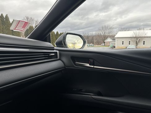 Used 2025 Toyota Camry SE image 23