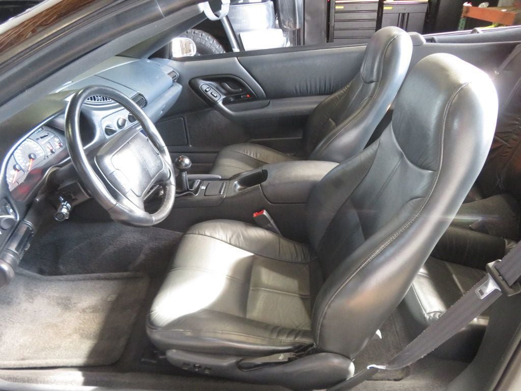 Used 1995 Chevrolet Camaro Z28 RWD image 17