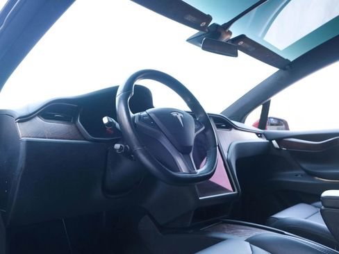 Used 2018 Tesla Model X 75D image 19