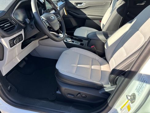 New 2026 Ford Escape PHEV image 31