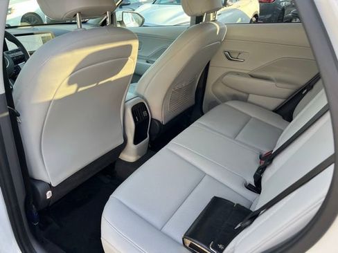 Used 2024 Hyundai Kona Limited image 15