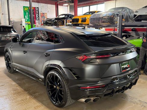 Used 2024 Lamborghini Urus S AWD/4WD image 8