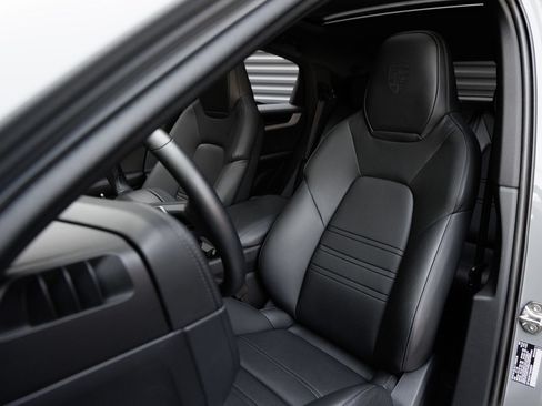 Certified 2026 Porsche Cayenne Coupe AWD/4WD image 5