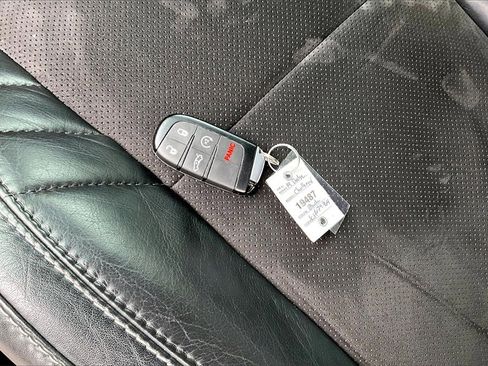 Used 2019 Dodge Challenger SRT Hellcat Redeye image 34