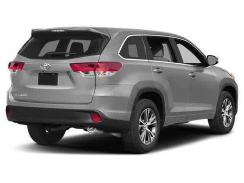 Used 2019 Toyota Highlander Plus image 2