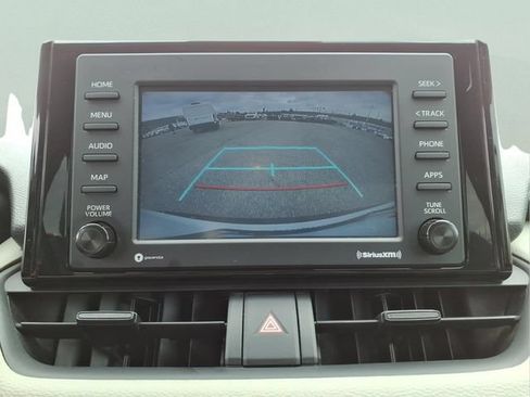 Used 2021 Toyota RAV4 XLE AWD/4WD image 19