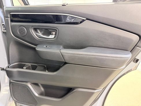 Used 2025 Honda Pilot Touring image 38