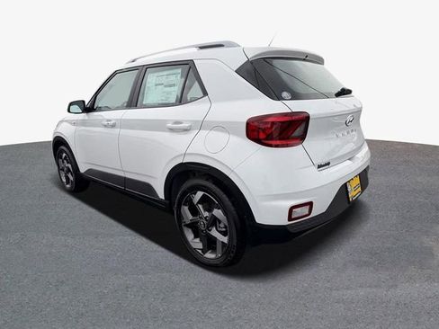New 2026 Hyundai Venue SEL FWD image 2
