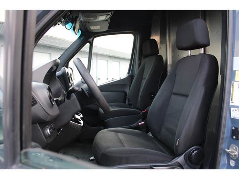 Used 2019 Mercedes-Benz Sprinter 144 image 7