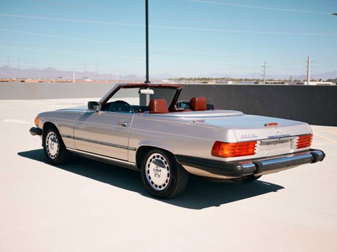 Used 1988 Mercedes-Benz 560 SL image 18