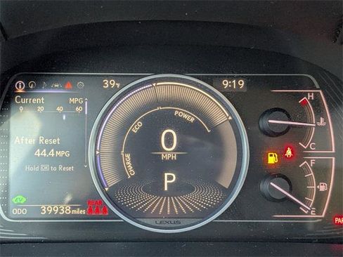 Certified 2021 Lexus ES 300h w/ Premium Package image 28