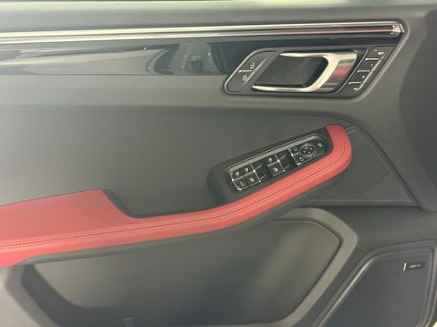 New 2026 Porsche Macan image 25